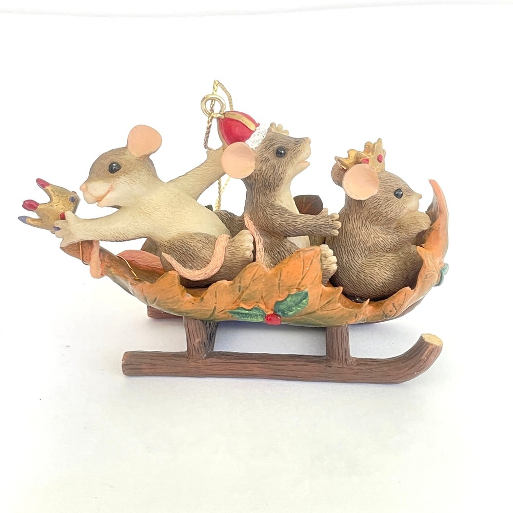 Charming Tails Fitz and Floyd Weee Three Kings Mouse Sled Ornament 86/105 Boxed